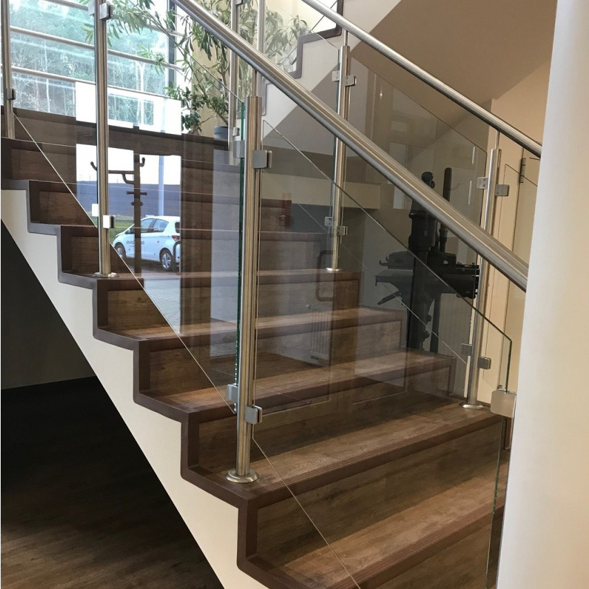 PVC Sockelleiste an Treppen, Wandleiste für Stufen, Innenelement, P1, bronze