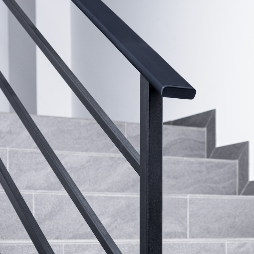 Ausführung für PVC-Geländerpfosten, Endkappe für Geländerprofil STANDARD, 40x8, schwarz