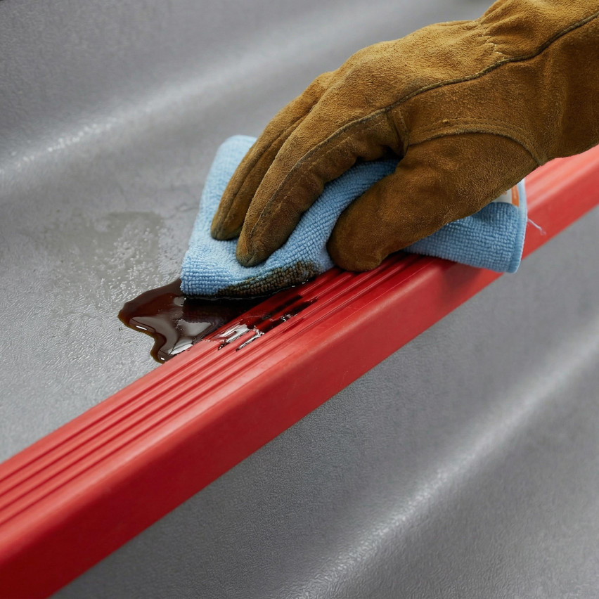 Treppenkantenprofil Selbstklebend 50x50mm, Treppenprofil PVC für Treppenstufen, Treppenkantenschutz mit Rillen, Antirutsch, RGP-O, gelb