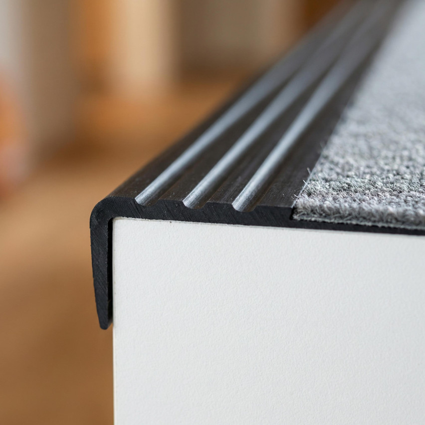 Treppenkantenprofil Selbstklebend 30x27 mm, Treppenprofil PVC für Treppenstufen, Treppenkantenschutz mit Rillen, Antirutsch, RM, grau