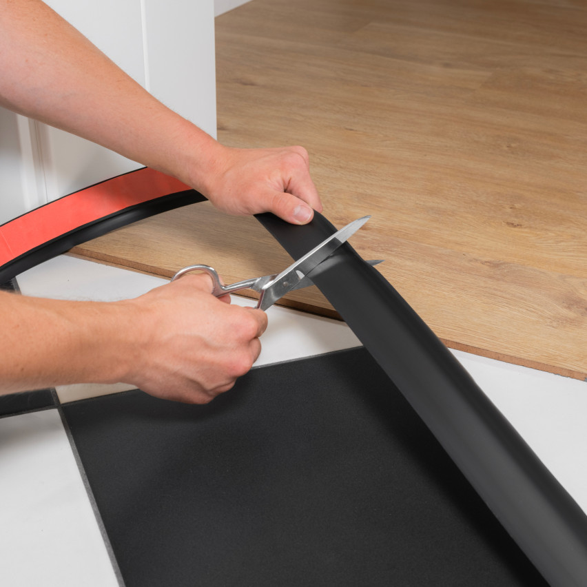 Selbstklebendes Flexibles PVC-Rampenprofil für Fliesen und Teppiche, Dunkelgrau