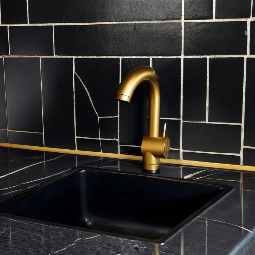 Weichsockelleiste Selbstklebend Knickleiste, Abschlussleiste für Küche, Badezimmer, Dekorativ, UV-beständig, gold