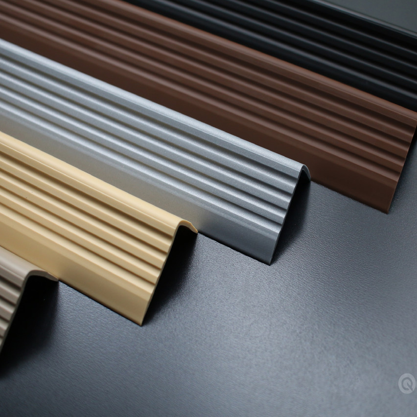 Treppenkantenprofil 50x42 mm, 150 cm, beige, Treppenprofil PVC für Treppenstufen, Treppenkantenschutz mit Rillen, Antirutsch, RGP