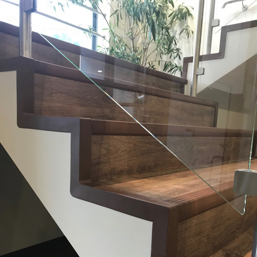 5-tlg. Abschluss Set für Treppen - PVC Treppenkantenprofil + seitliche Abdeckungen , 52x40mm, bronze