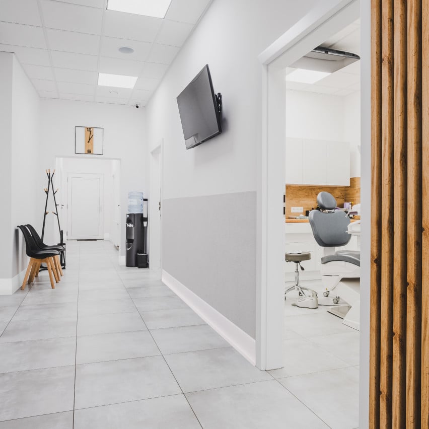 Weichsockelleiste ohne Klebeband 70x20 mm, PVC Sockelleiste, Breite Knickleiste für Wände, Boden, Flexibel, Dekorativ, UV-beständig, weiß