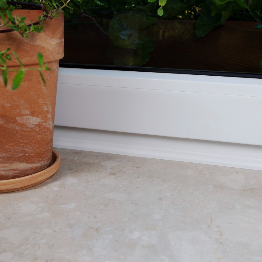 Weichsockelleiste Selbstklebend 10x10 mm, PVC Abschlussleiste für Küche, Badezimmer, Flexibel, Dekorativ, UV-beständig, dunkelbraun, 5 m