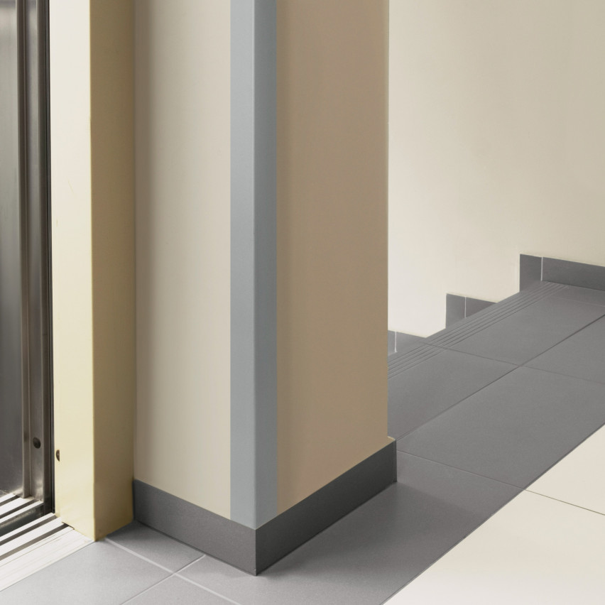 Winkelprofil Selbstklebend dunkelgrau, PVC Kantenschutzprofil, Winkelleiste für Kanten und Ecken, Flexibel, L-Form, KM