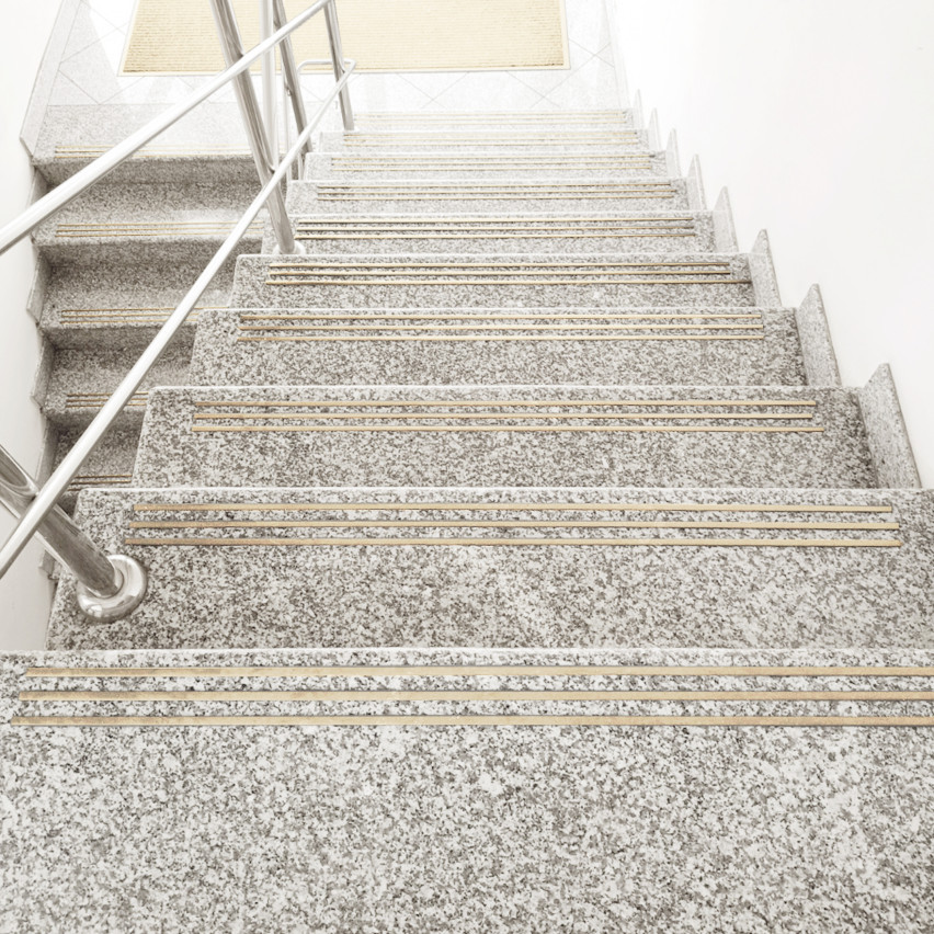 Treppenprofil für Treppenstufenrillen beige, PVC Gummiprofil Dichtung, Antirutsch
